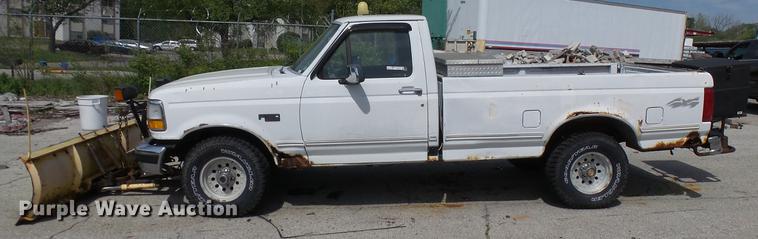 image for item DP9534 1992 Ford F150 XLT pickup truck