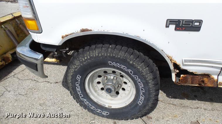 image for item DP9534 1992 Ford F150 XLT pickup truck