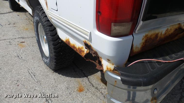 image for item DP9534 1992 Ford F150 XLT pickup truck