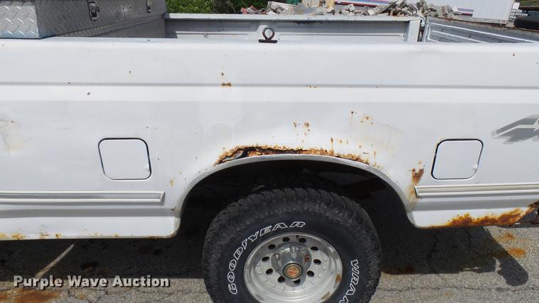 image for item DP9534 1992 Ford F150 XLT pickup truck