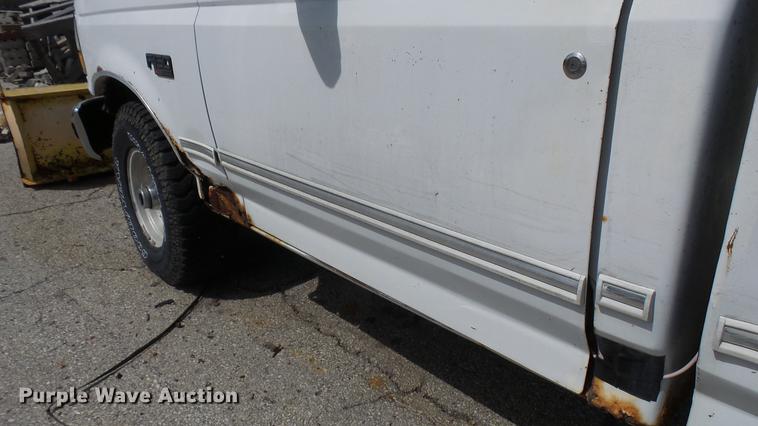 image for item DP9534 1992 Ford F150 XLT pickup truck