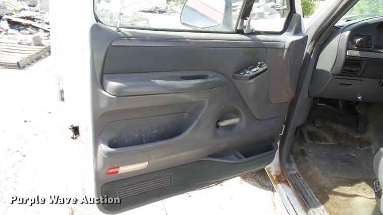 image for item DP9534 1992 Ford F150 XLT pickup truck