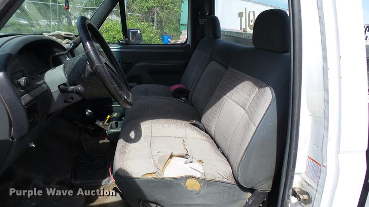 image for item DP9534 1992 Ford F150 XLT pickup truck