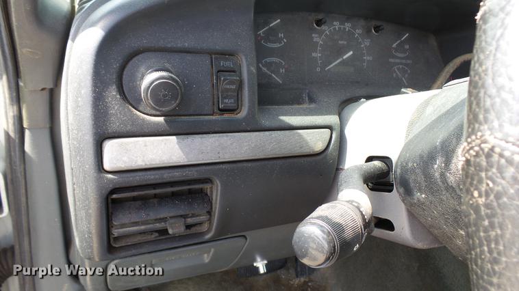 image for item DP9534 1992 Ford F150 XLT pickup truck