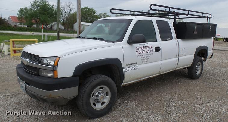 image for item DP9538 2003 Chevrolet Silverado 2500HD Ext. Cab pickup truck
