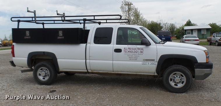 image for item DP9538 2003 Chevrolet Silverado 2500HD Ext. Cab pickup truck