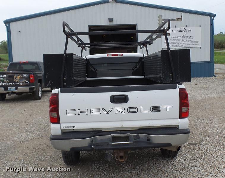 image for item DP9538 2003 Chevrolet Silverado 2500HD Ext. Cab pickup truck