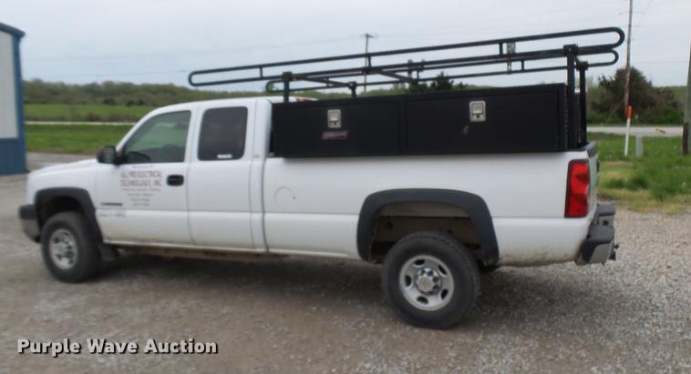 image for item DP9538 2003 Chevrolet Silverado 2500HD Ext. Cab pickup truck