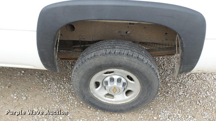 image for item DP9538 2003 Chevrolet Silverado 2500HD Ext. Cab pickup truck