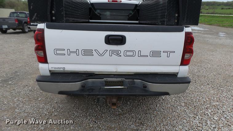 image for item DP9538 2003 Chevrolet Silverado 2500HD Ext. Cab pickup truck