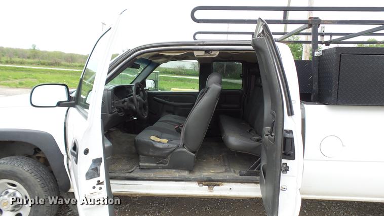 image for item DP9538 2003 Chevrolet Silverado 2500HD Ext. Cab pickup truck
