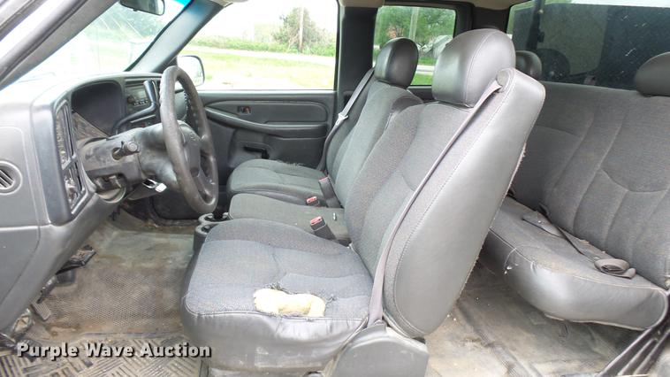 image for item DP9538 2003 Chevrolet Silverado 2500HD Ext. Cab pickup truck