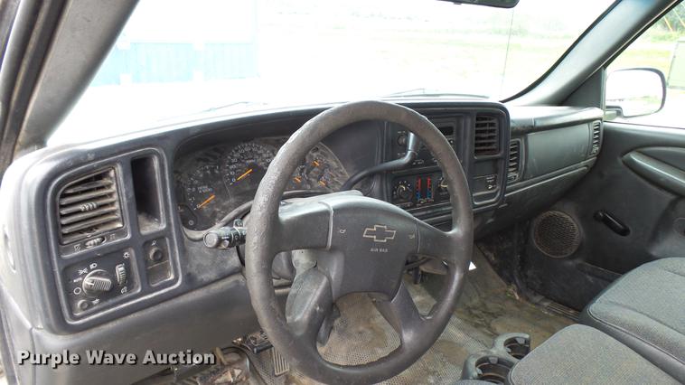 image for item DP9538 2003 Chevrolet Silverado 2500HD Ext. Cab pickup truck