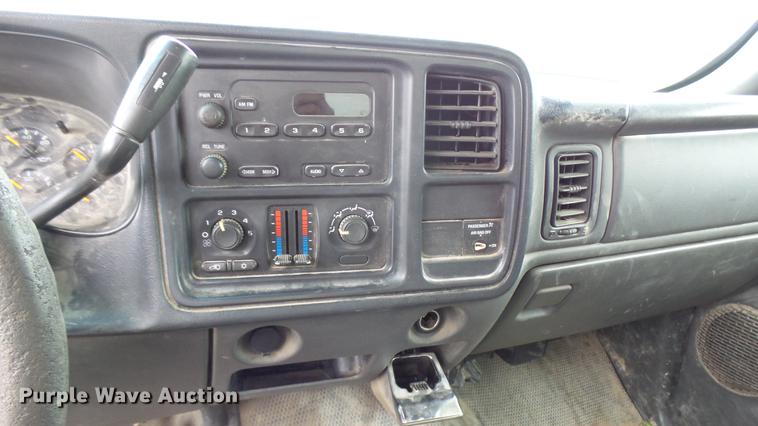 image for item DP9538 2003 Chevrolet Silverado 2500HD Ext. Cab pickup truck