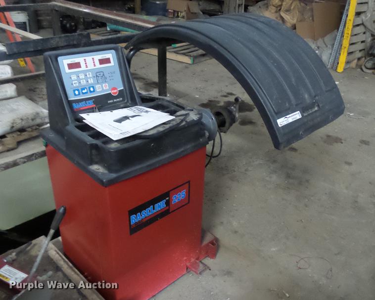 image for item DP9543 2013 Coats Baaseline 225 tire balancer