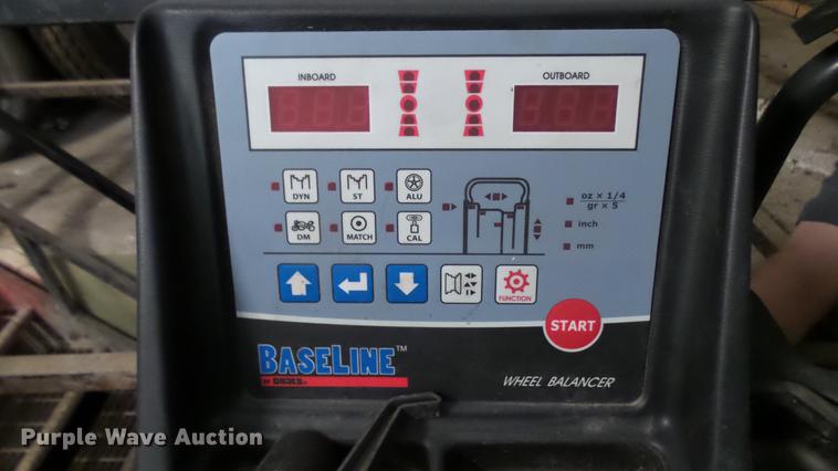 image for item DP9543 2013 Coats Baaseline 225 tire balancer