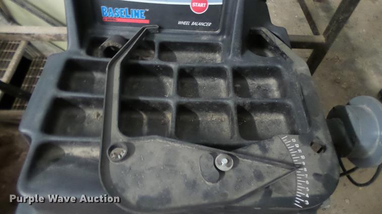 image for item DP9543 2013 Coats Baaseline 225 tire balancer
