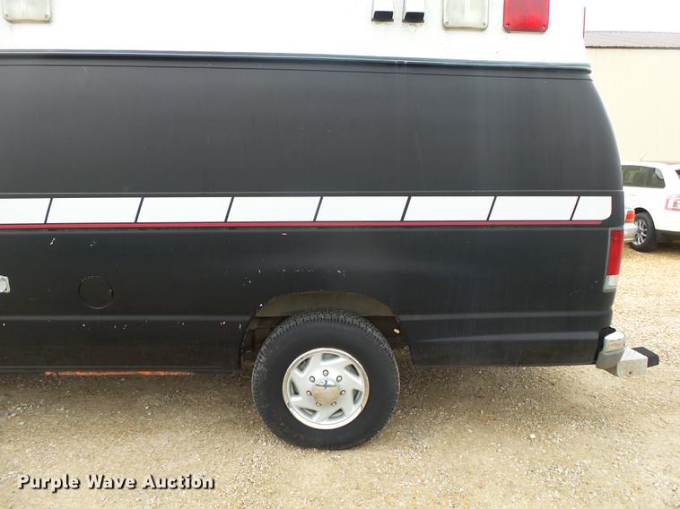 image for item DS9536 1995 Ford Econoline E350 van