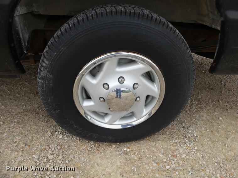 image for item DS9536 1995 Ford Econoline E350 van