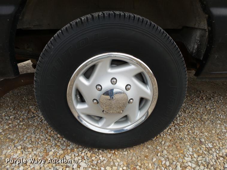 image for item DS9536 1995 Ford Econoline E350 van