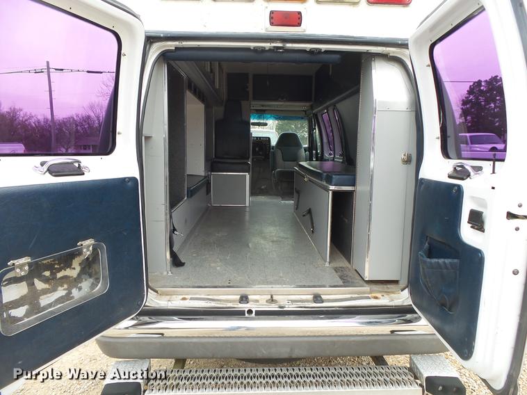 image for item DS9536 1995 Ford Econoline E350 van