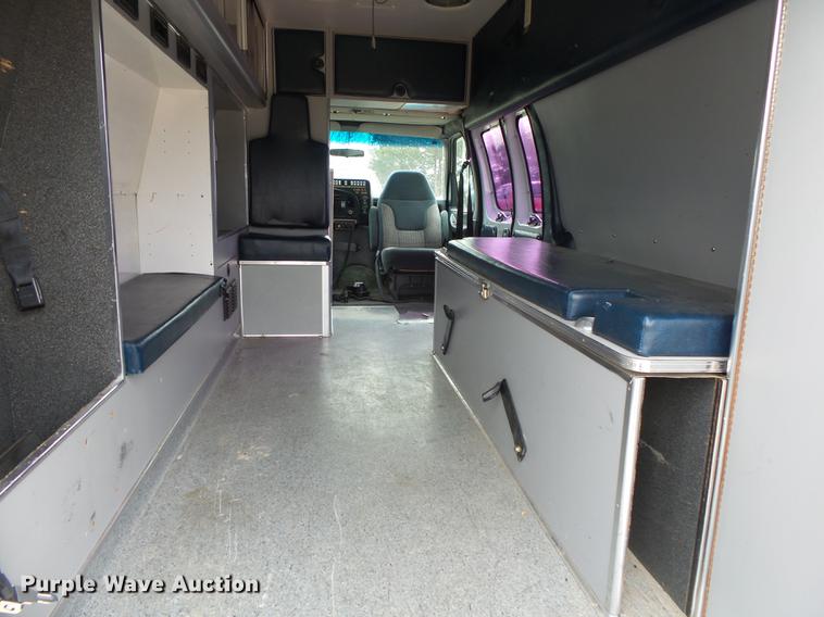 image for item DS9536 1995 Ford Econoline E350 van