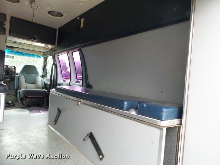 image for item DS9536 1995 Ford Econoline E350 van