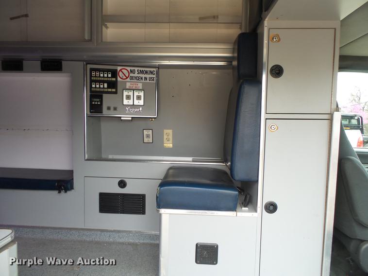 image for item DS9536 1995 Ford Econoline E350 van