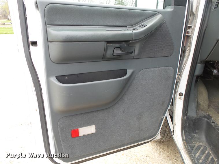 image for item DS9536 1995 Ford Econoline E350 van