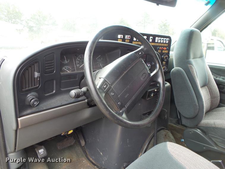 image for item DS9536 1995 Ford Econoline E350 van