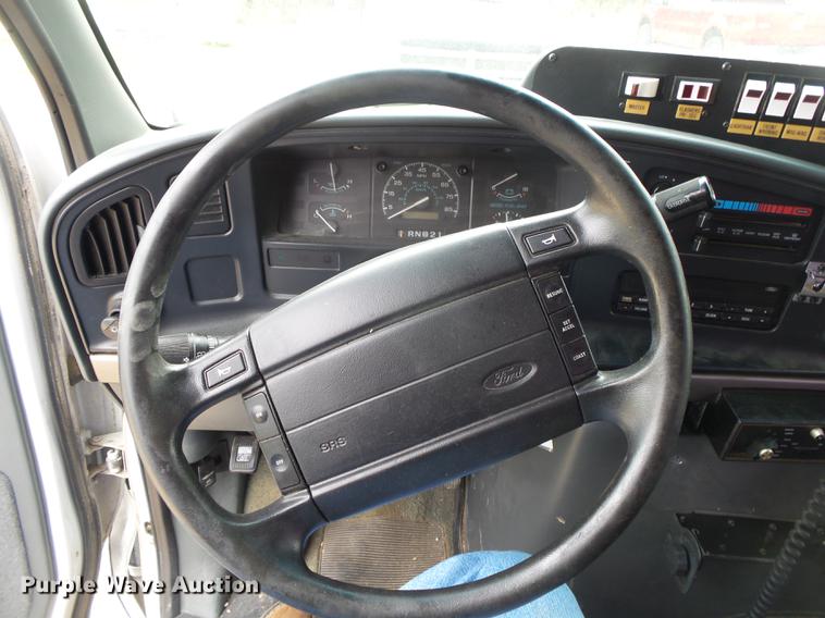 image for item DS9536 1995 Ford Econoline E350 van