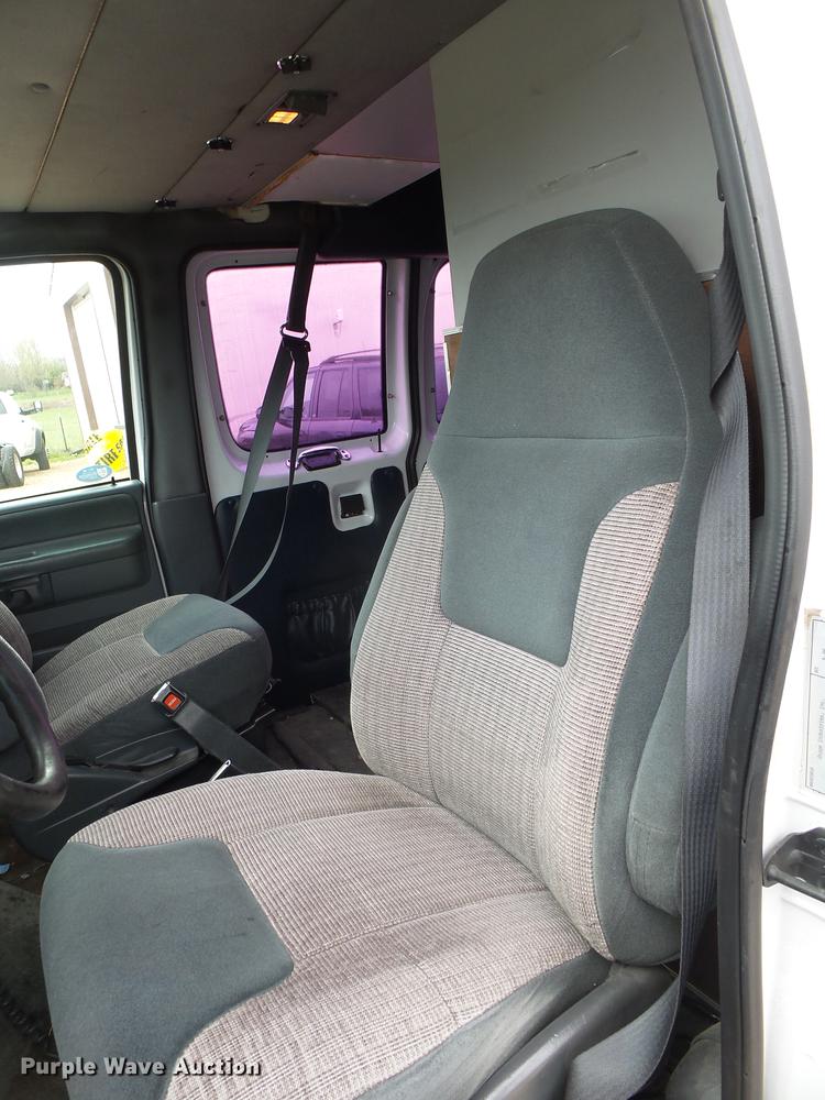image for item DS9536 1995 Ford Econoline E350 van