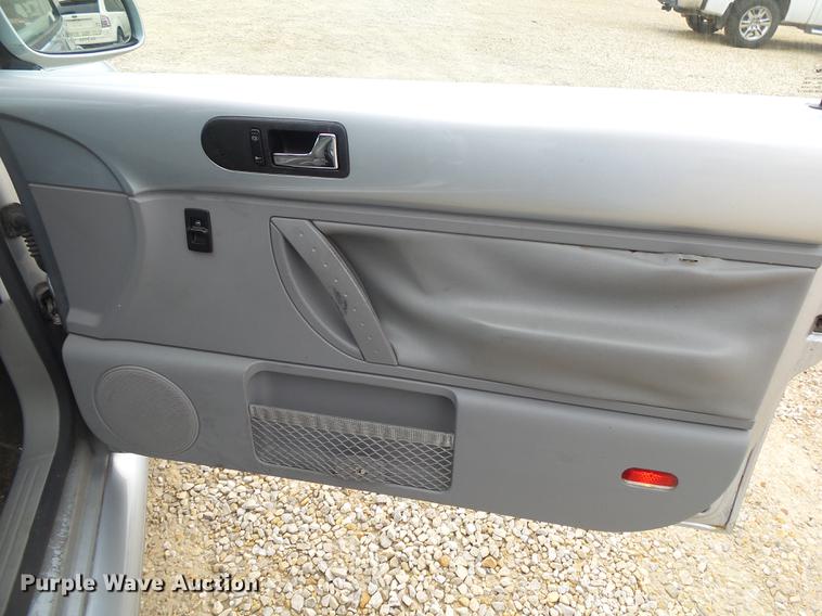 image for item DS9541 2005 Volkswagen New Bettle