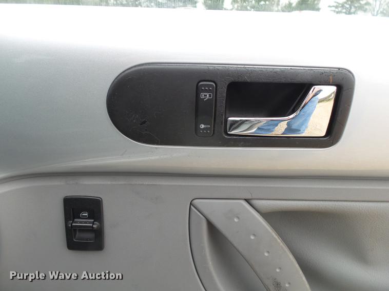 image for item DS9541 2005 Volkswagen New Bettle