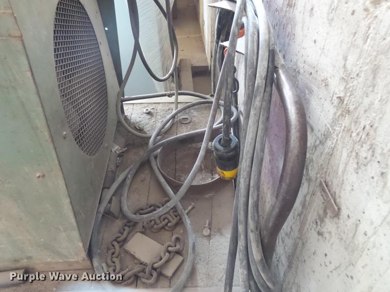 image for item DS9547 Union Carbide mig welder