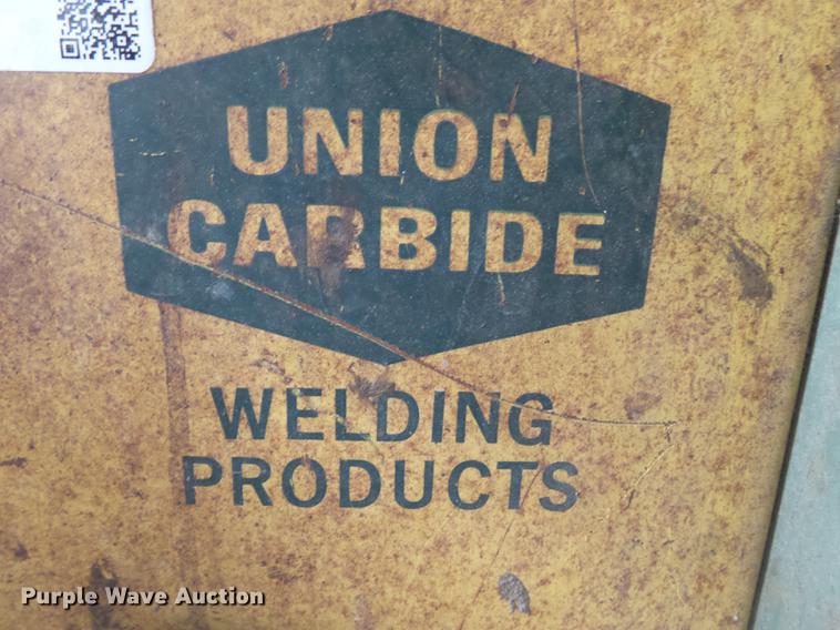 image for item DS9547 Union Carbide mig welder