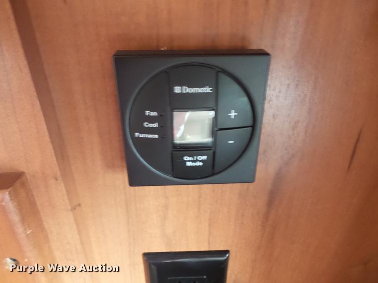 image for item DW9710 2015 Forest River 26DH Patriot camper