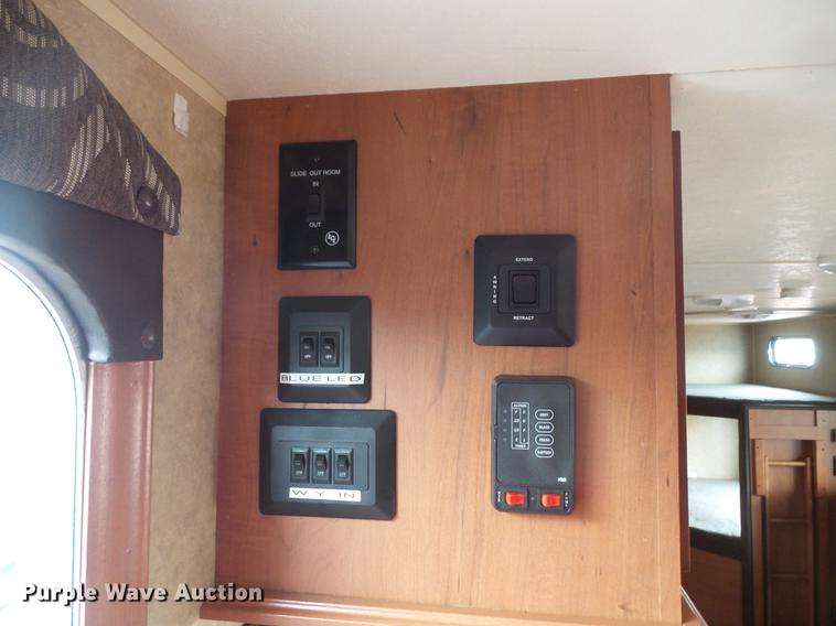 image for item DW9710 2015 Forest River 26DH Patriot camper