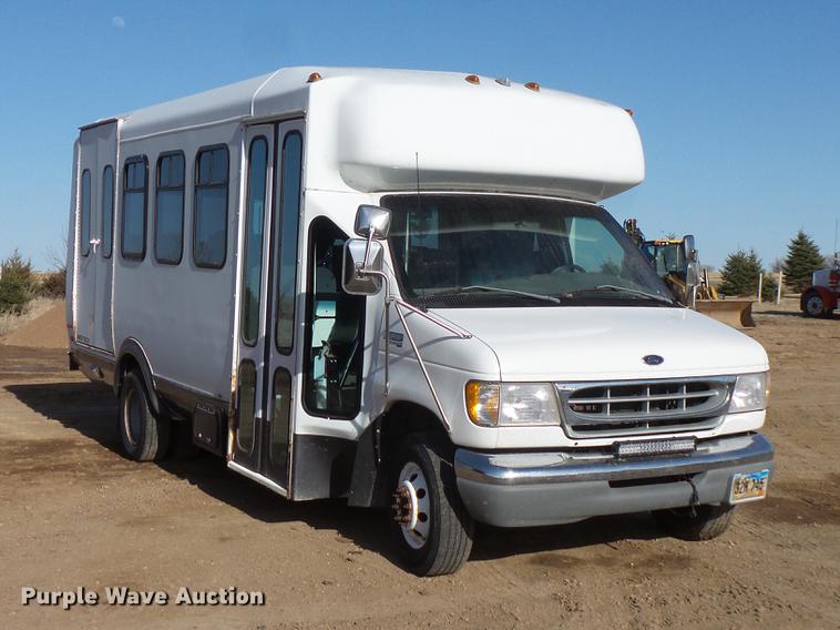 image for item DW9718 1998 Ford Econoline E450 bus