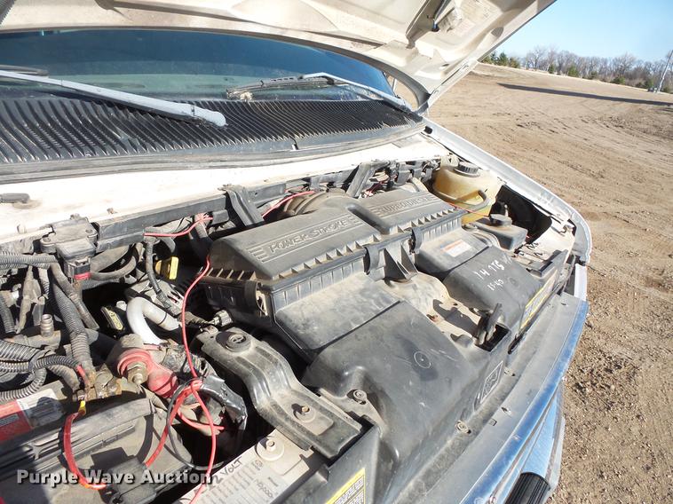 image for item DW9718 1998 Ford Econoline E450 bus