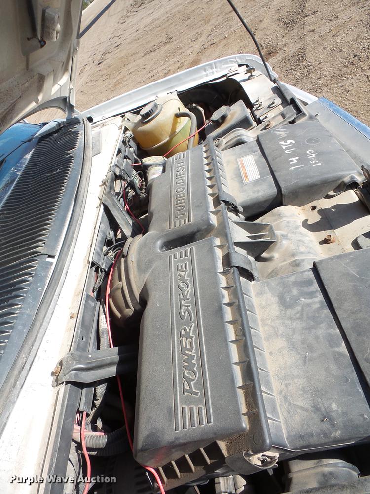 image for item DW9718 1998 Ford Econoline E450 bus