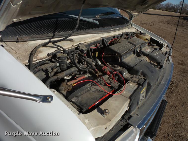 image for item DW9718 1998 Ford Econoline E450 bus