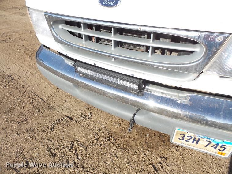 image for item DW9718 1998 Ford Econoline E450 bus