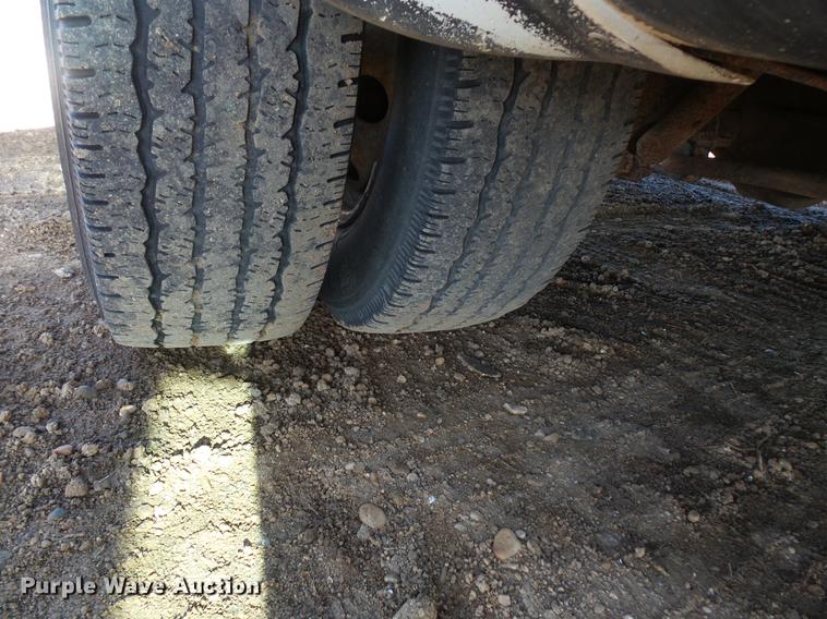 image for item DW9718 1998 Ford Econoline E450 bus