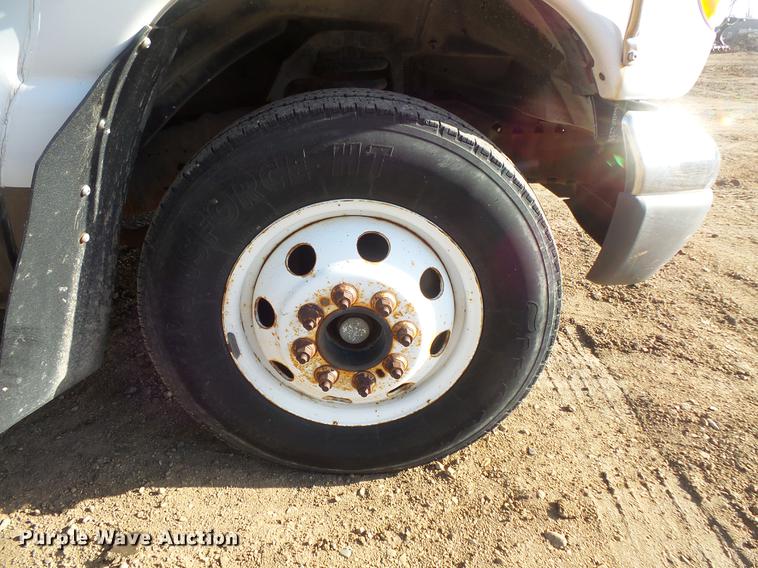 image for item DW9718 1998 Ford Econoline E450 bus