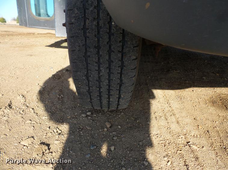 image for item DW9718 1998 Ford Econoline E450 bus