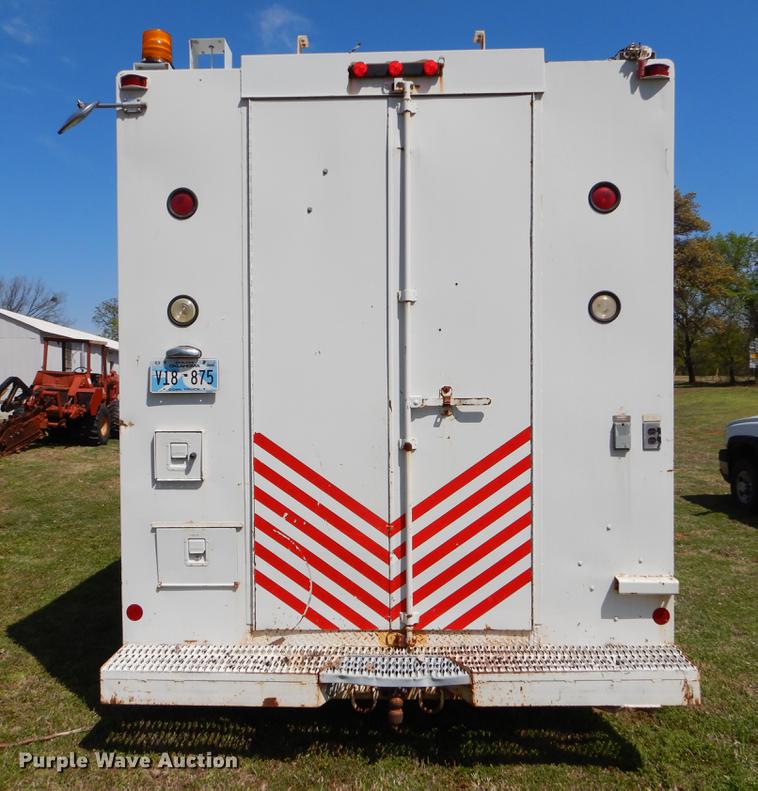 image for item EI9056 2002 GMC T7500 yard truck