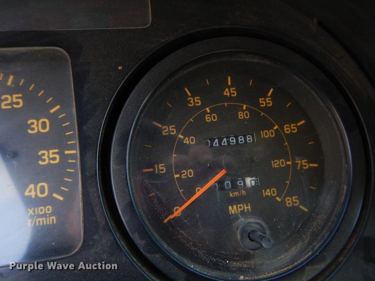 image for item EI9056 2002 GMC T7500 yard truck