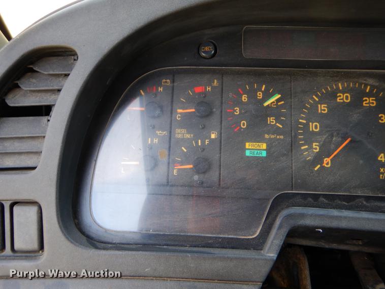 image for item EI9056 2002 GMC T7500 yard truck