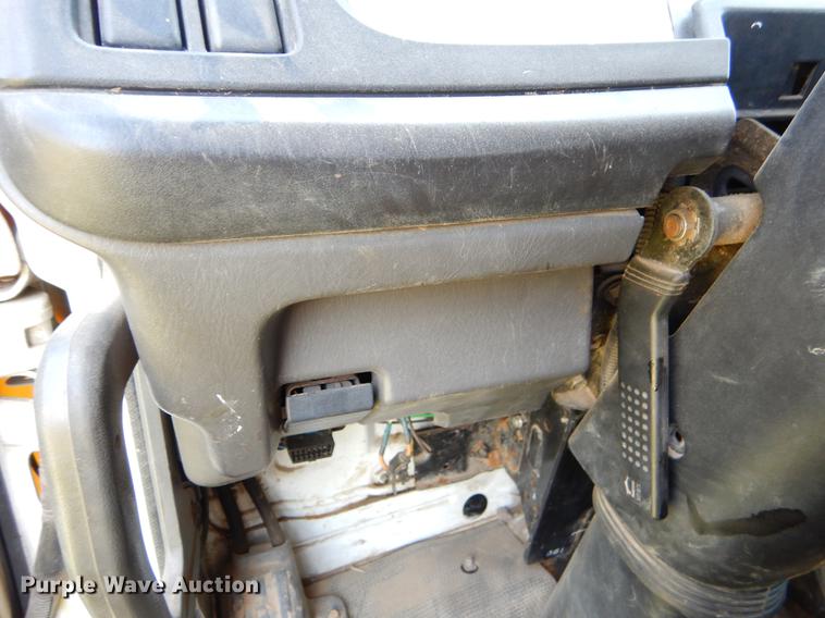 image for item EI9056 2002 GMC T7500 yard truck